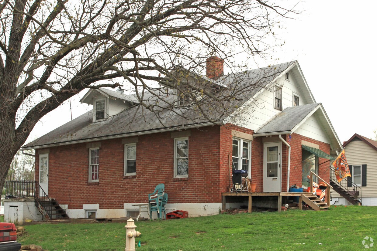 Primary Photo - 400 E Jackson St