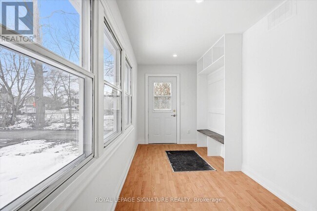 Photo du bâtiment - 7866 Yonge St