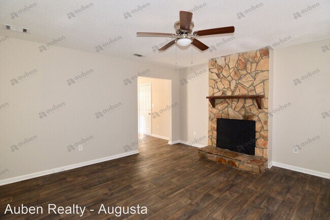 Foto del edificio - 3 br, 2 bath House - 3032 Mistletoe Avenue