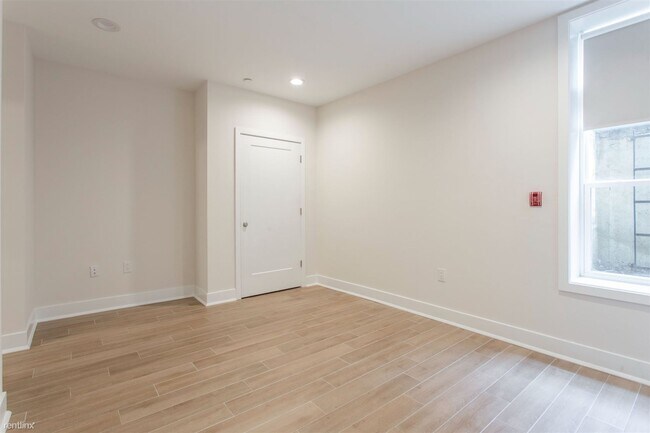 Building Photo - 1 br, 1 bath 4plex - 1630 POPLAR ST Unit 1