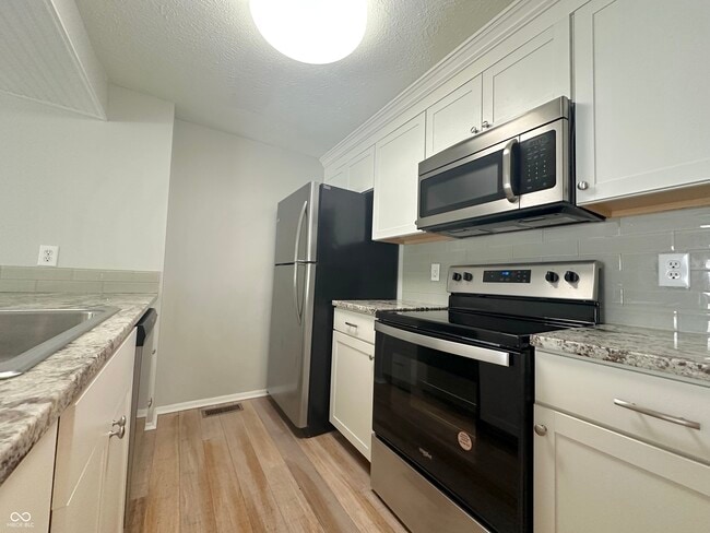 Building Photo - 9430 Aspen Grove Ln