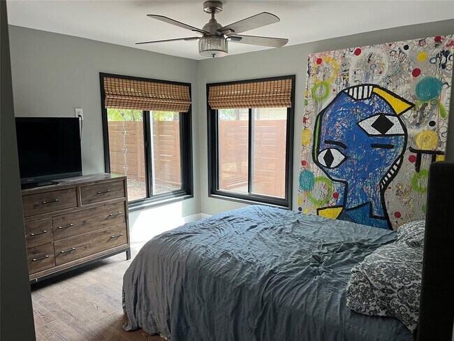 Foto del edificio - 5802 Woodrow Ave