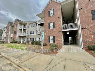 Building Photo - 621 Marshtree Ln