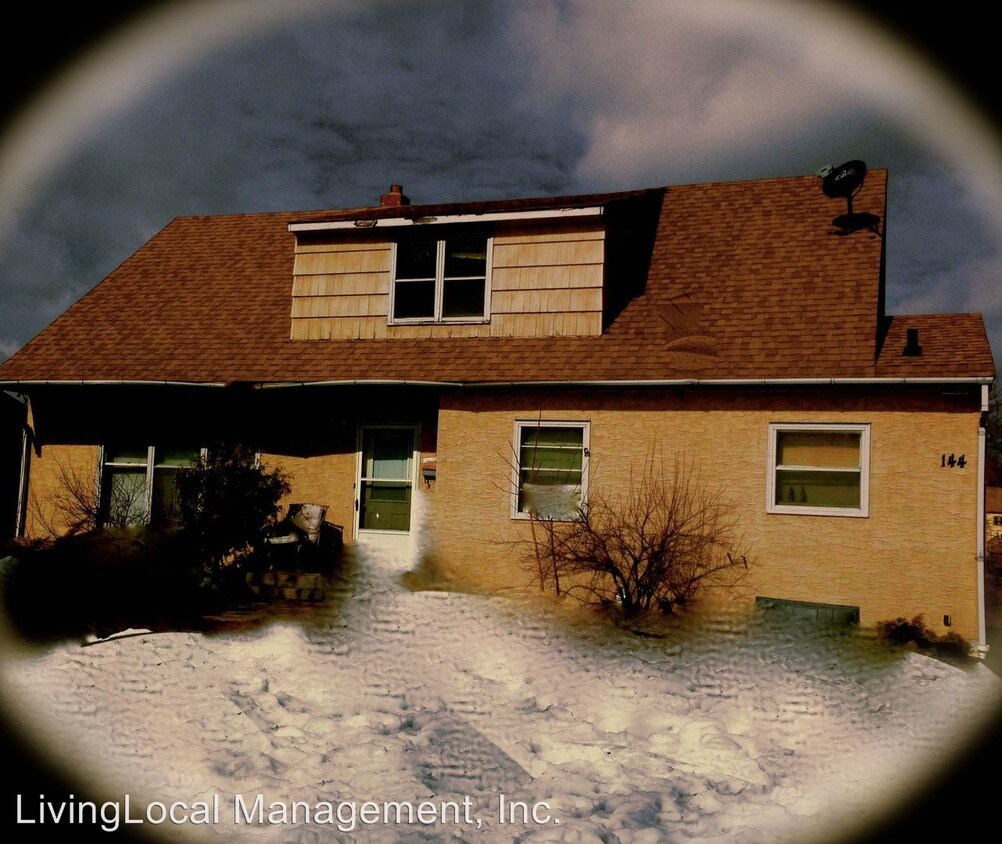 Primary Photo - 144-146 W Warburton St