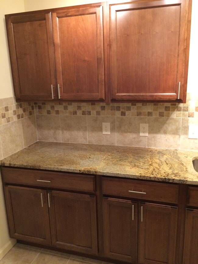 Building Photo - 2602 Oaklawn Ave