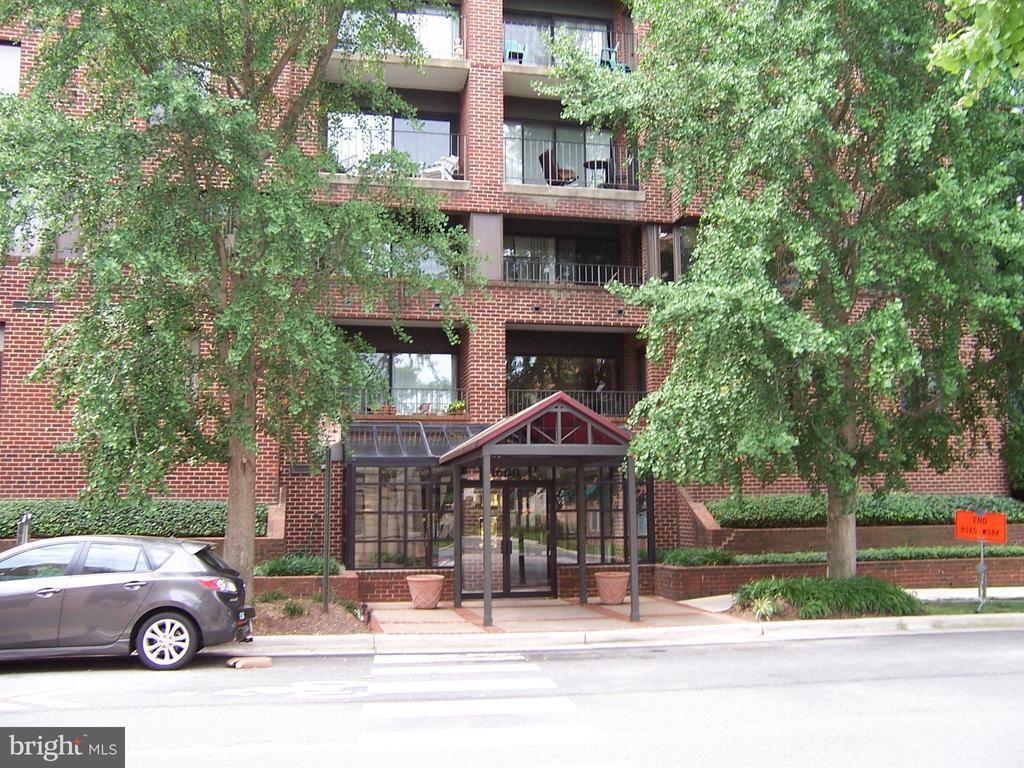 Building Photo - 1600 Prince St