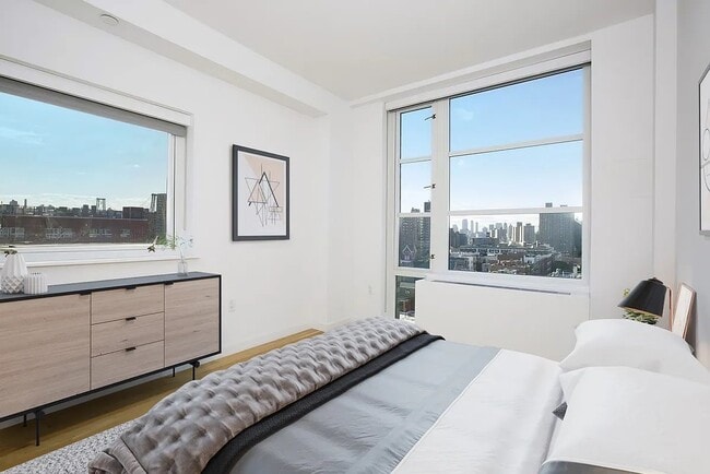 Building Photo - 331 E Houston St Building Photo - 331 E Houston St