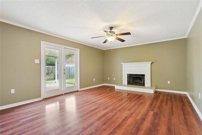 Foto del edificio - 1017 Palmetto Ct