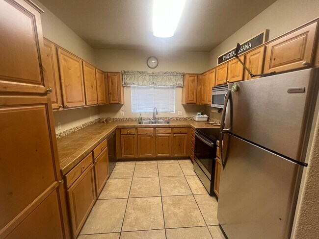 Foto del edificio - NICELY FURNISHED 2 BED/2 BA CONDO AT SUNRI...