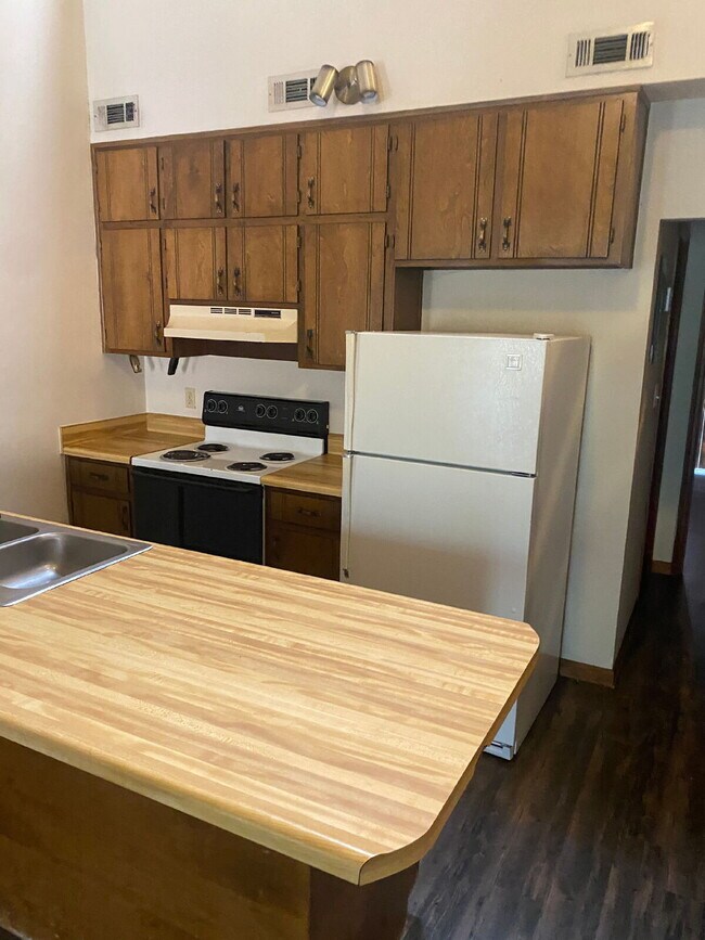 Foto del edificio - 1/1 With A loft! Perfect One Bedroom at A Great Price!