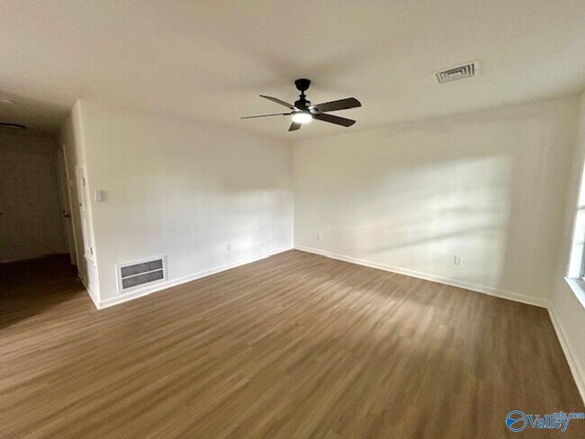 Foto del edificio - 4422 Bonnell Dr