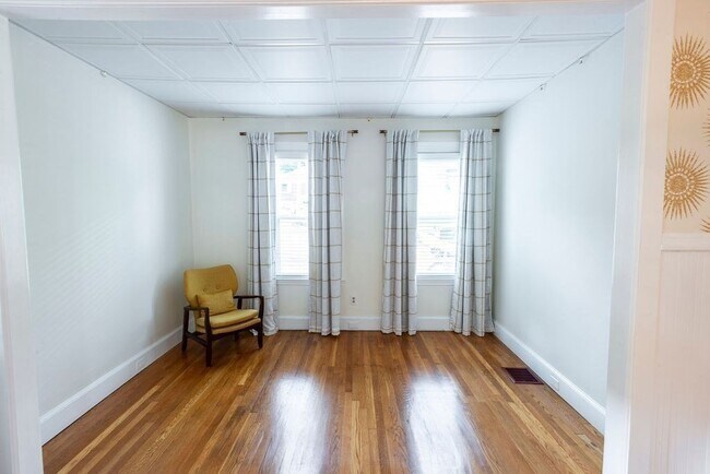 Foto del edificio - 74 Oakland St