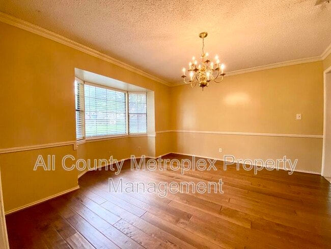 Building Photo - 223 Woodcrest Dr