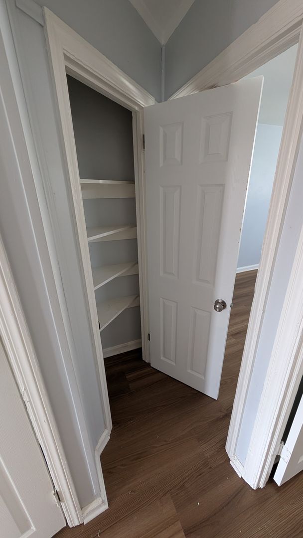Building Photo - 3 Bedroom end unit with off-street parking