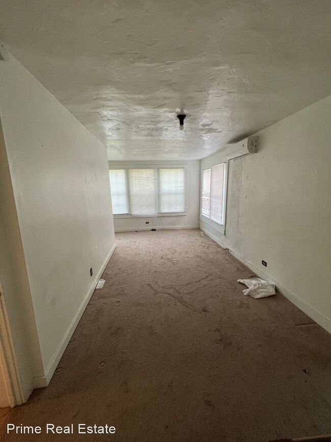 Building Photo - 3 br, 2 bath House - 205 E Mesquite St.
