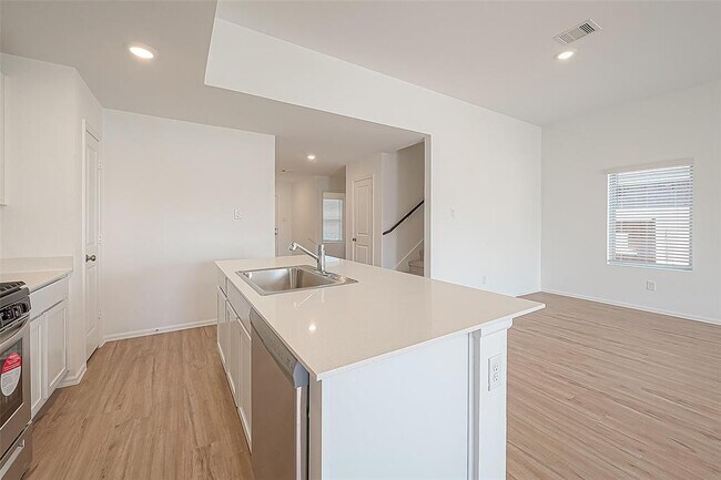 Building Photo - 27123 Breakaway Lane