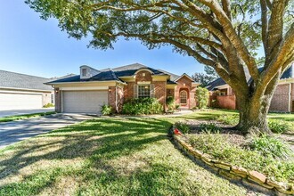 Building Photo - 14806 Carsen Bend