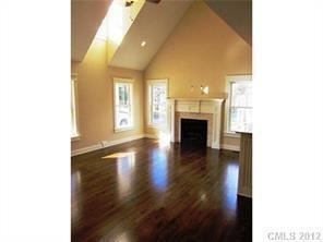 Building Photo - 3 br, 2.5 bath House - 109 N. Central Avenue