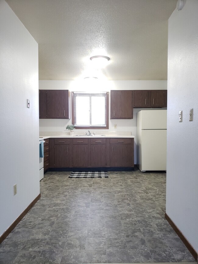540 2nd St SW Unit 202, Jamestown, ND 58401 Apartments in Jamestown