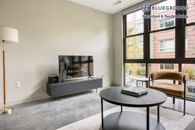 Foto del edificio - 60 Brainerd Rd