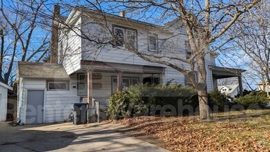 Building Photo - 104 Waverly Pl