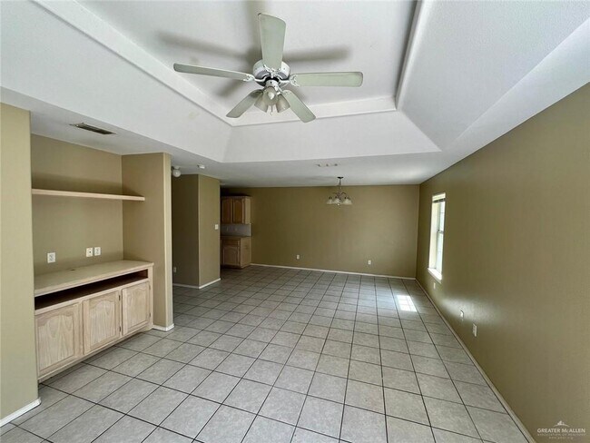 Building Photo - 16 S Logan Dr