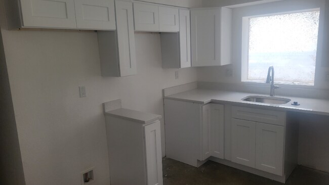 Building Photo - 1423 85th Dr NE