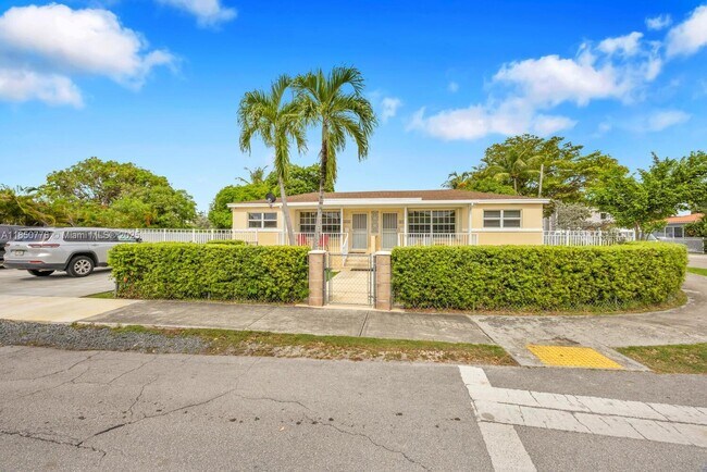 Foto del edificio - 2000 SW 14th Ave
