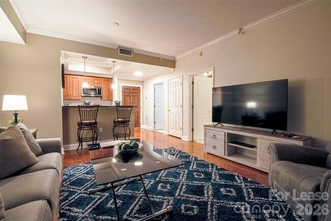 Building Photo - 300 W 5th St