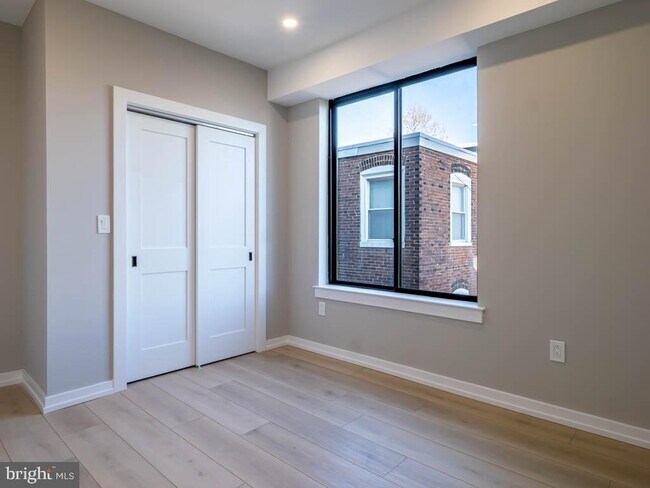 Building Photo - 769 S 10th St