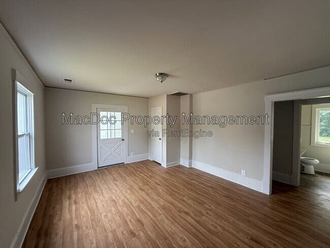 Foto del edificio - 163 Bend Farm Rd