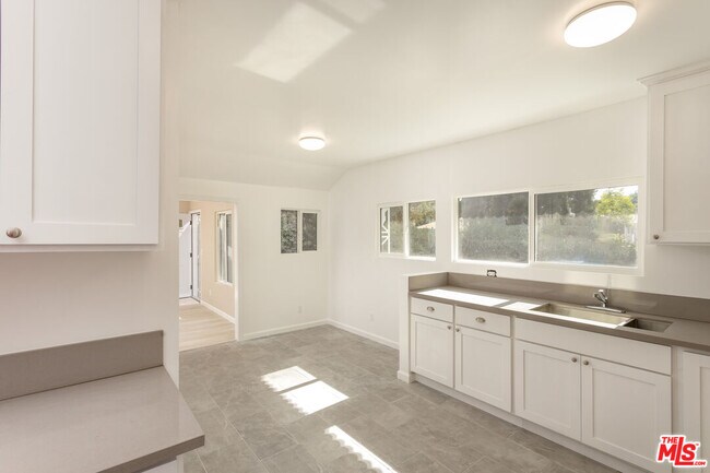 Building Photo - 7036 Yolanda Ave