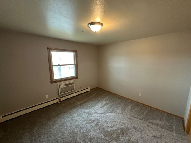 Building Photo - 7343 N Teutonia Ave