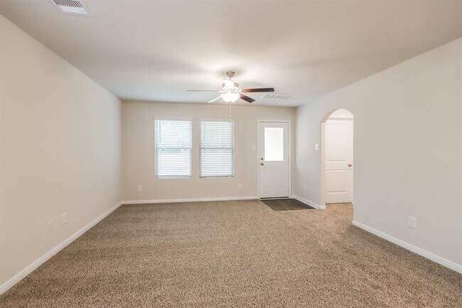 Foto del edificio - 25597 Roy Rogers Ct