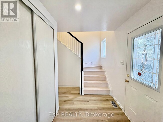 Building Photo - 52 Collington St