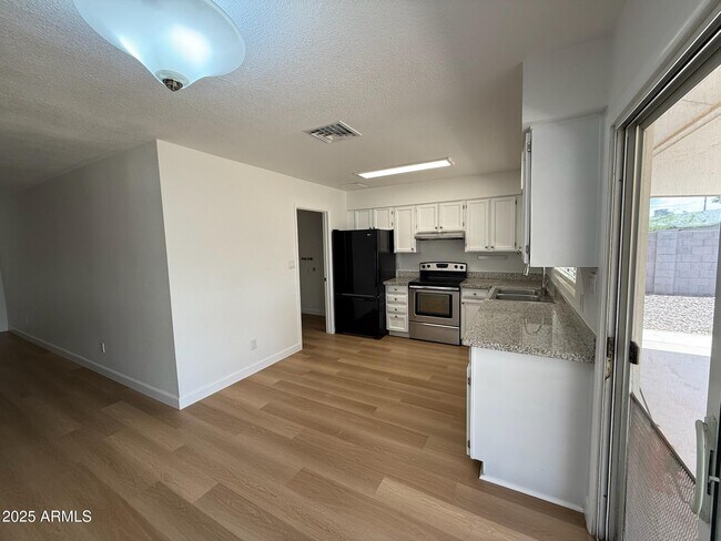 Foto del edificio - 2211 W McNair St
