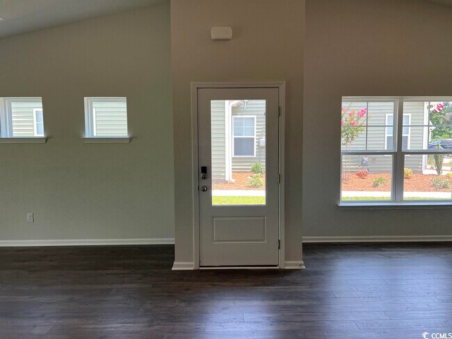 Building Photo - 205 Kinross Court