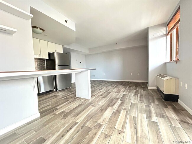 Foto del edificio - 63-47 Booth St