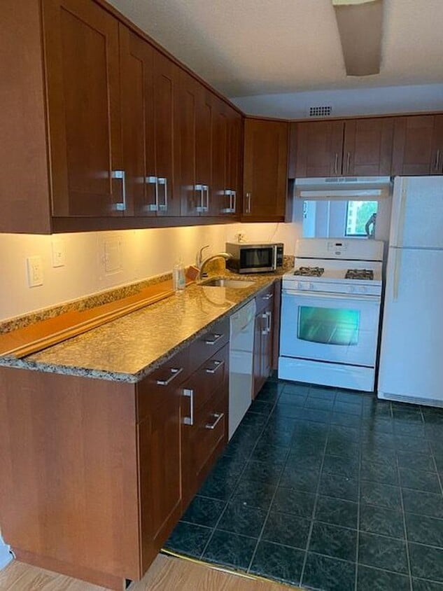 5225 Pooks Hill Rd Unit 814N, Bethesda, MD 20814 Condo for Rent in