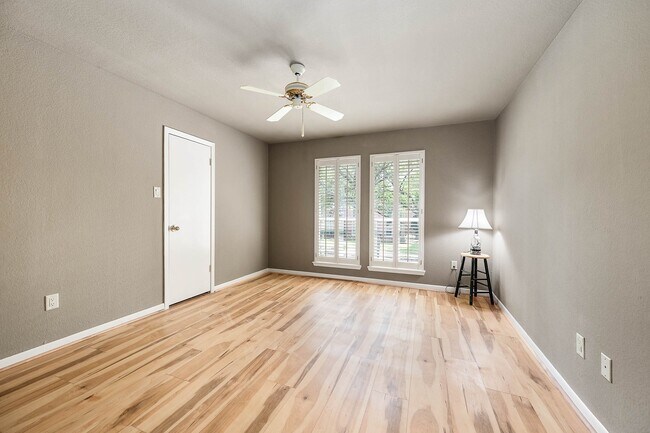 Foto del edificio - 3702 Belle Grove Ln