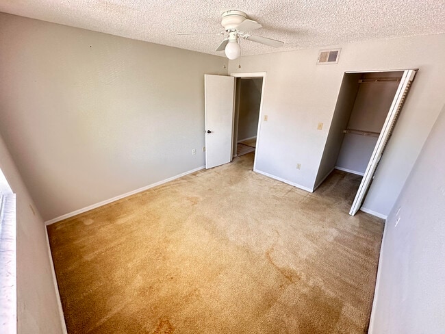 Building Photo - 18206 Glenmoor Dr