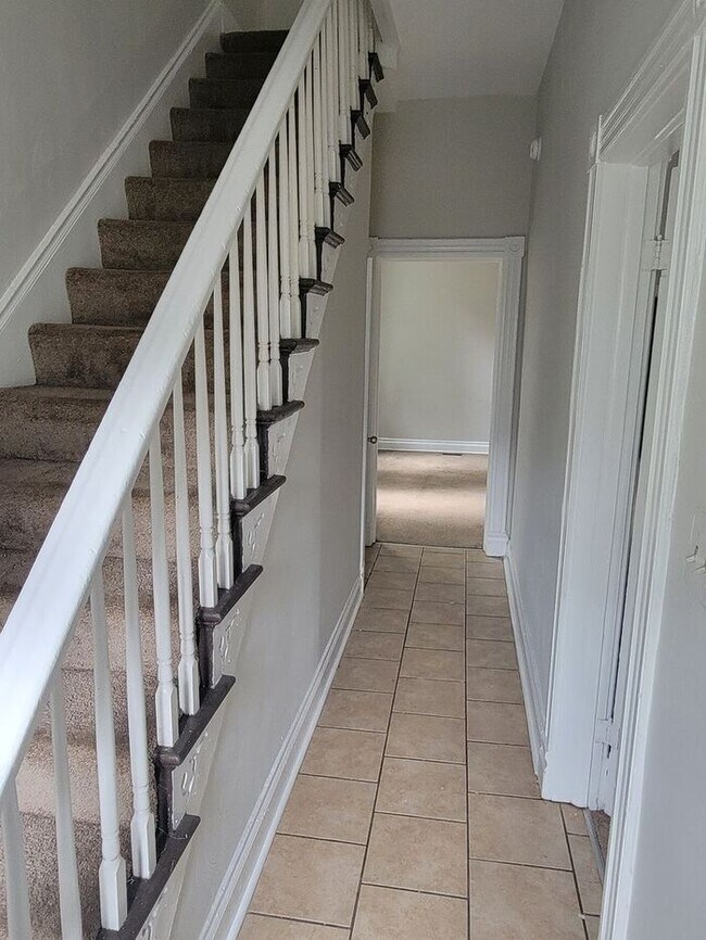 Foto del edificio - Cute Three Bedroom One and a Half Bath  Duplex in Historic Port Norfolk