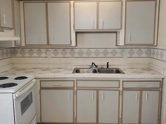 Building Photo - 3732 NE 5th St