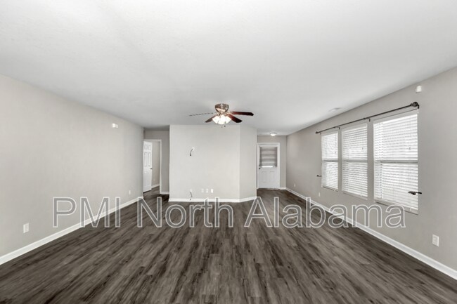 Foto del edificio - 325 Kenneth Blvd NW