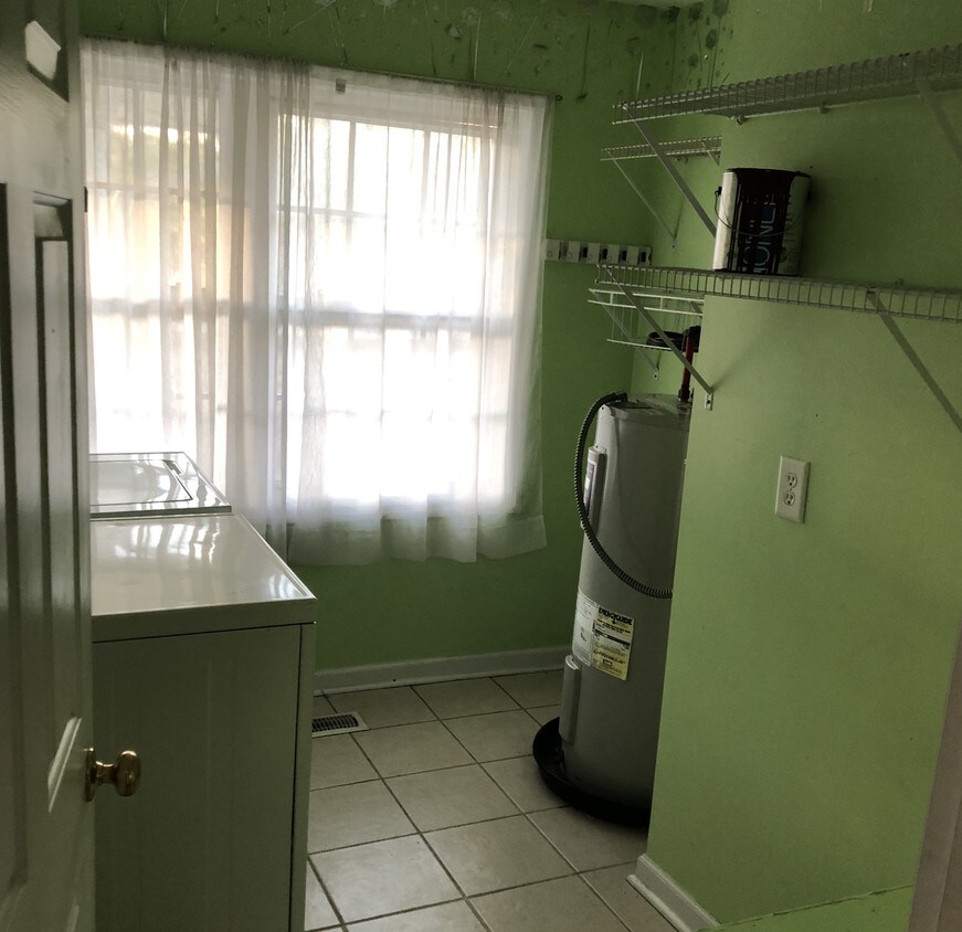 Primary Photo - 3822 Thomas Rd