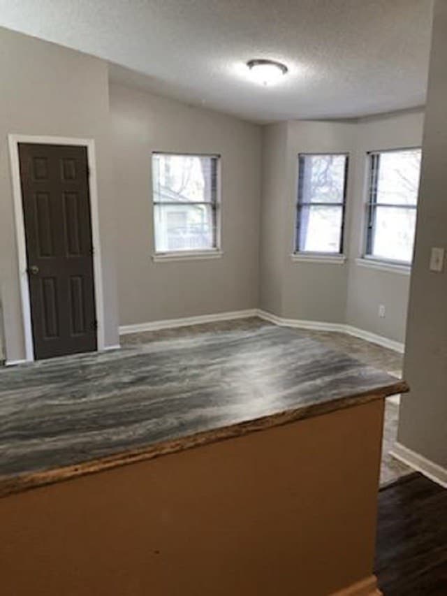 Building Photo - 1517 Twin Lakes Cir
