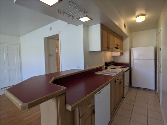 Foto del edificio - 5730 Martel Ave