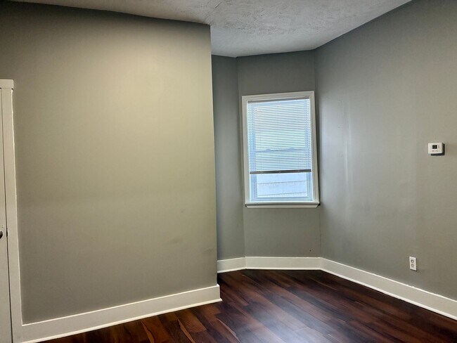 Building Photo - MOVE IN SPECIAL! $100 SECURITY DEPOSIT