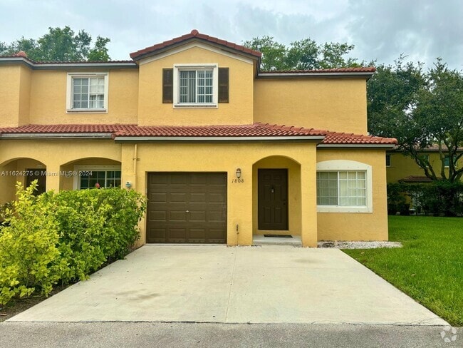 Tropical Valley Apartments for Rent with a Swimming Pool - Miramar, FL ...