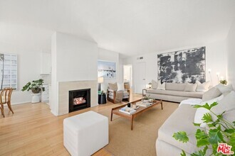 Building Photo - 222 7th St
